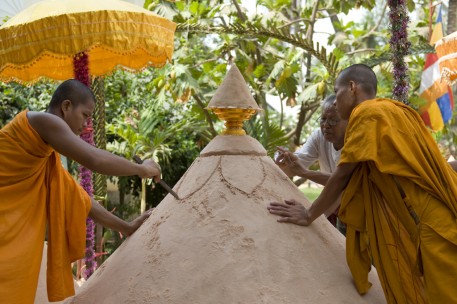 របៀបពូនភ្នំខ្សាច់