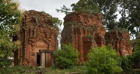 ស្វែងយល់៖ អំពី​ប្រាសាទស្នឹងដែលកសាង​អំពីឥដ្ឋ